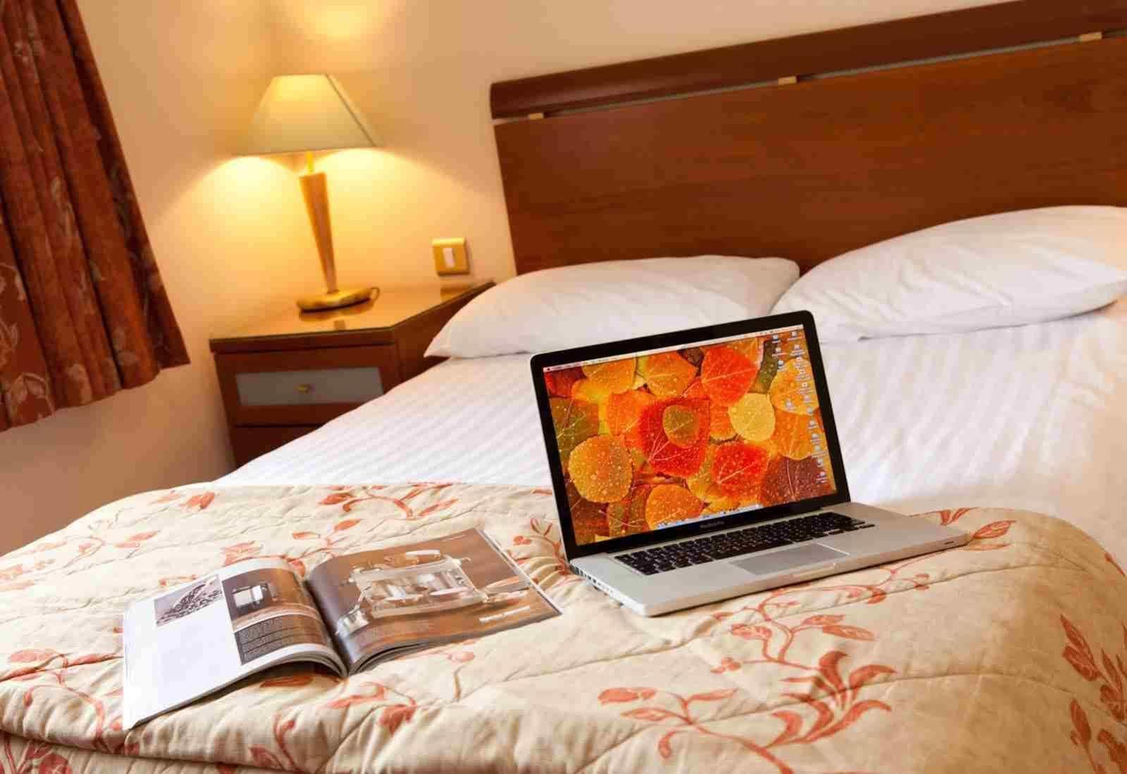 Four Seasons Hotel, 칼링포드 외부 사진